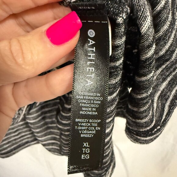 Athleta‎ Breezy Scoop V-Neck Tee Black Gray Stripe Size XL - Picture 3 of 7